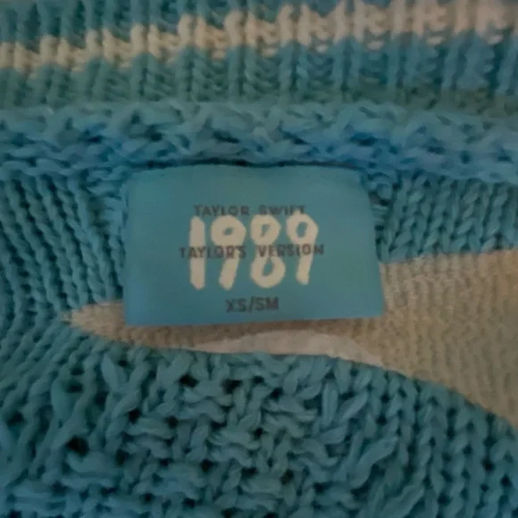 Taylor Swift Blue Knit Cardigan 1989 style - Picture 3 of 3